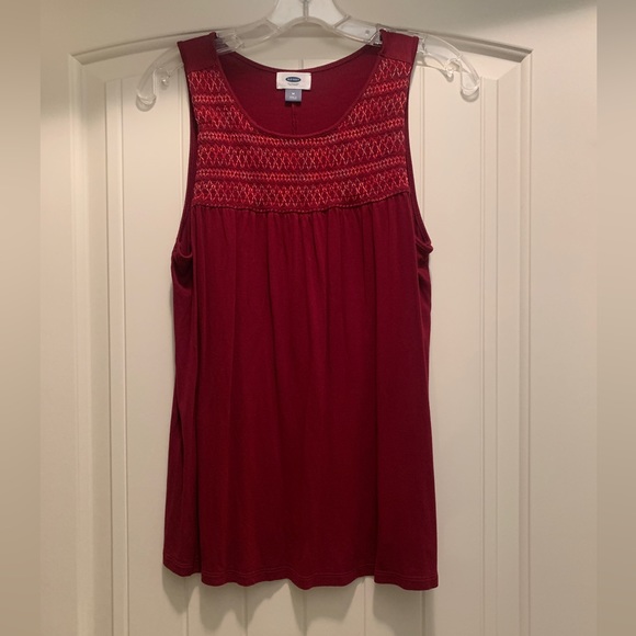 Old Navy M burgundy sleeveless top - Picture 1 of 3